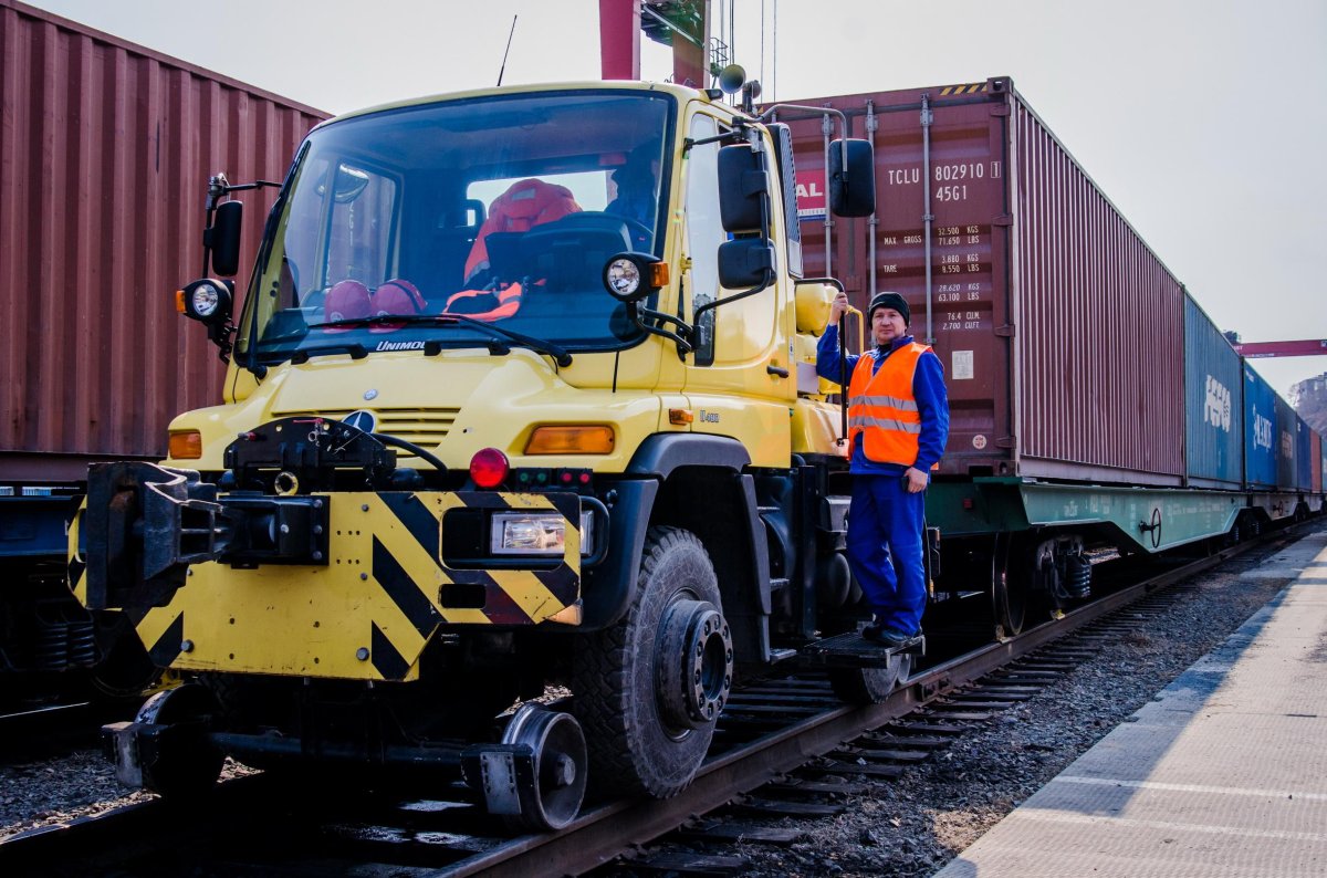 U 400 Unimog локомобиль