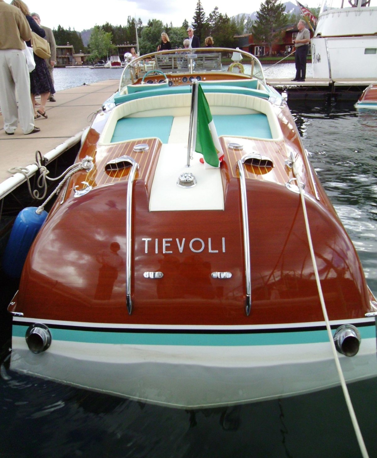 Катер Riva