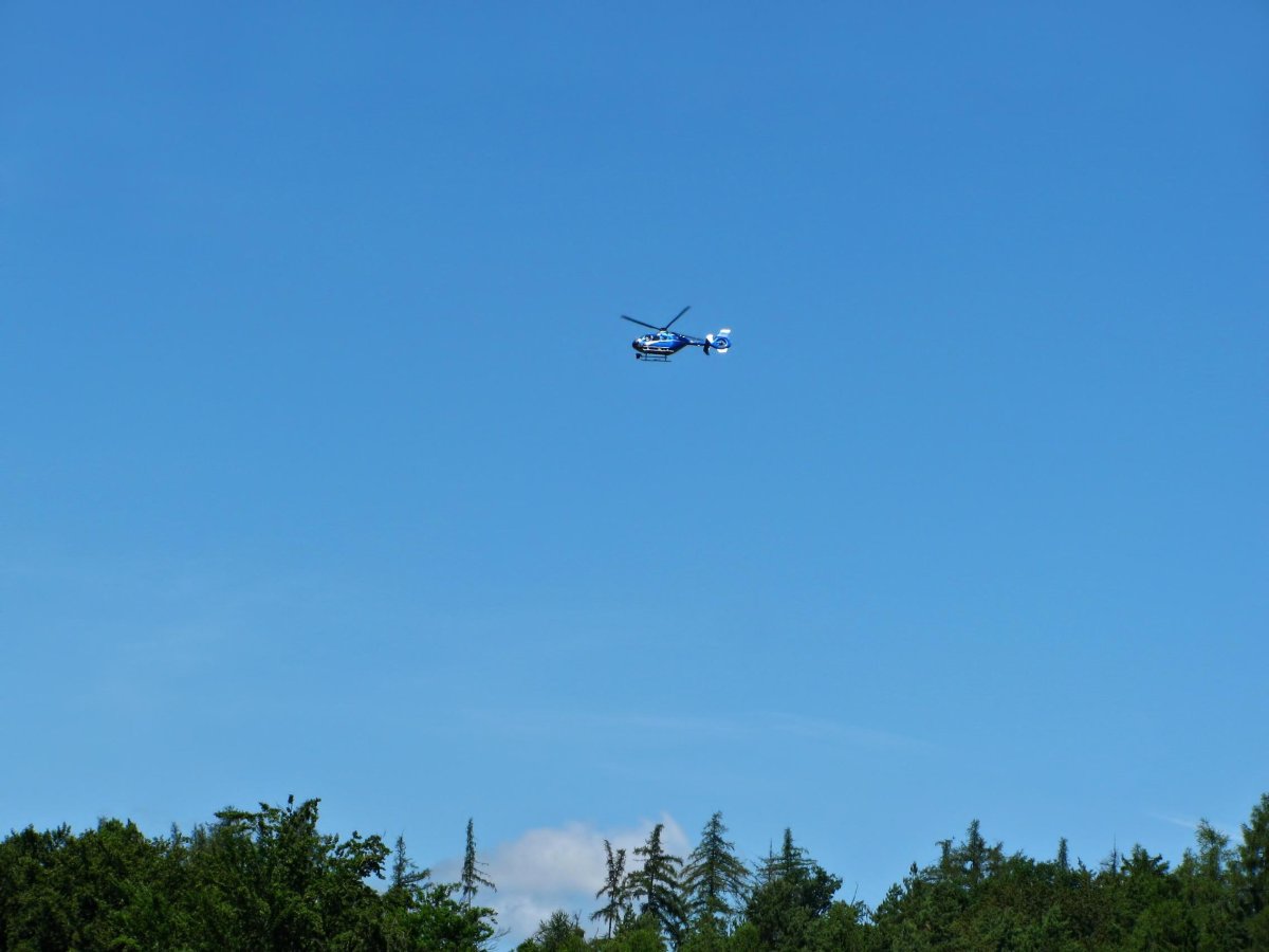 Вертолет в небе