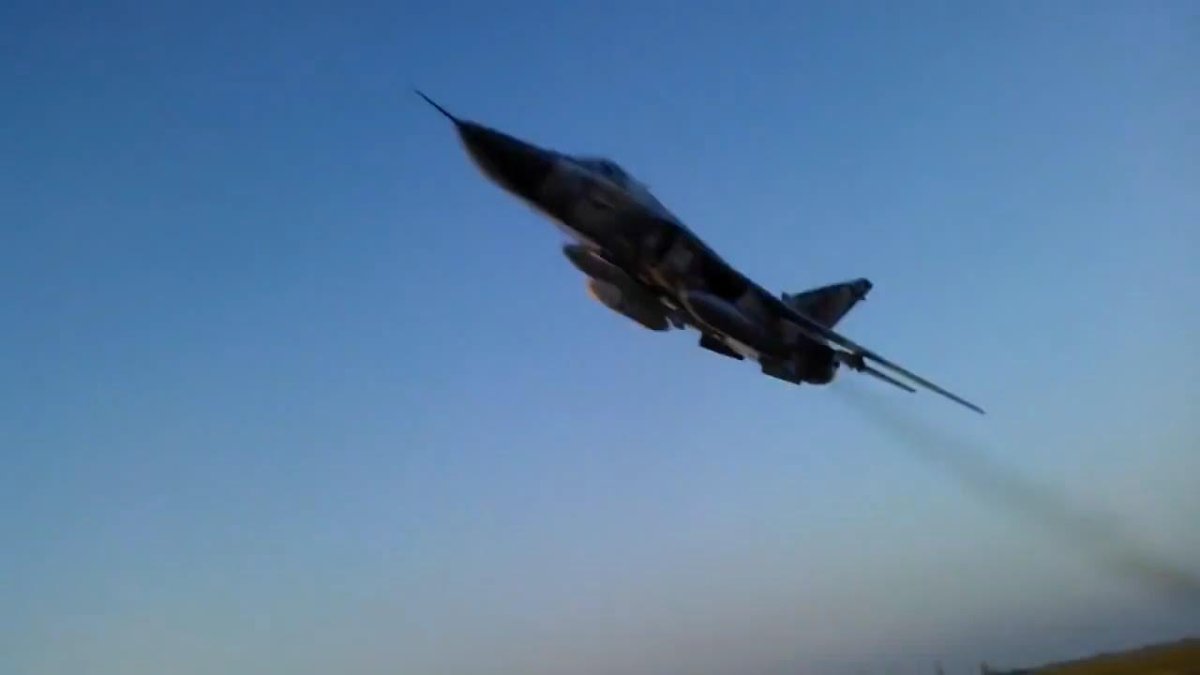 Су 24 на предельно малой высоте