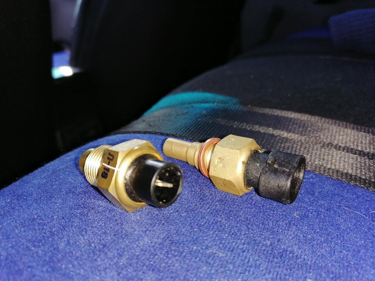 Датчик температуры двигателя ВАЗ 2110 8