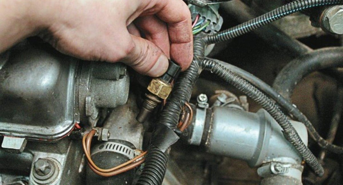 Датчик холодного пуска ВАЗ 2112