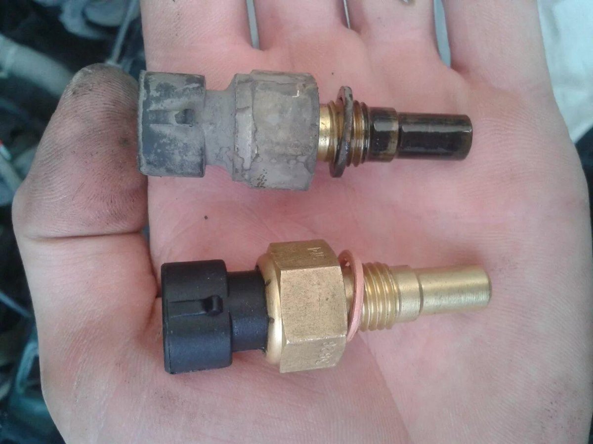 Датчик охлаждения ВАЗ 2114