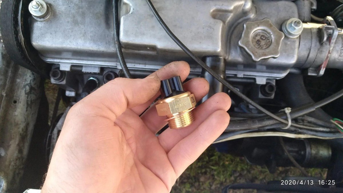 Датчик включения вентилятора Нива 21213