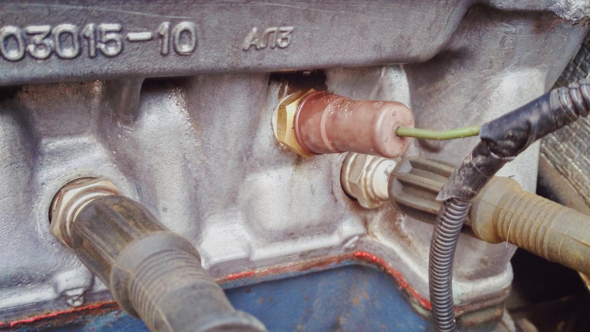 Датчик охлаждающей жидкости ВАЗ 2106