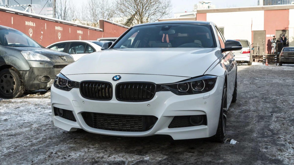 BMW f30 черные фары