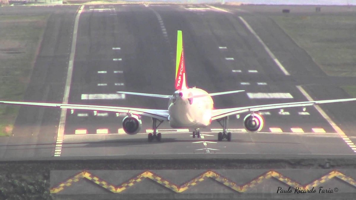 Мадейра аэропорт посадка видео