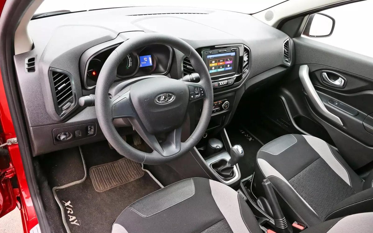 Лада XRAY салон