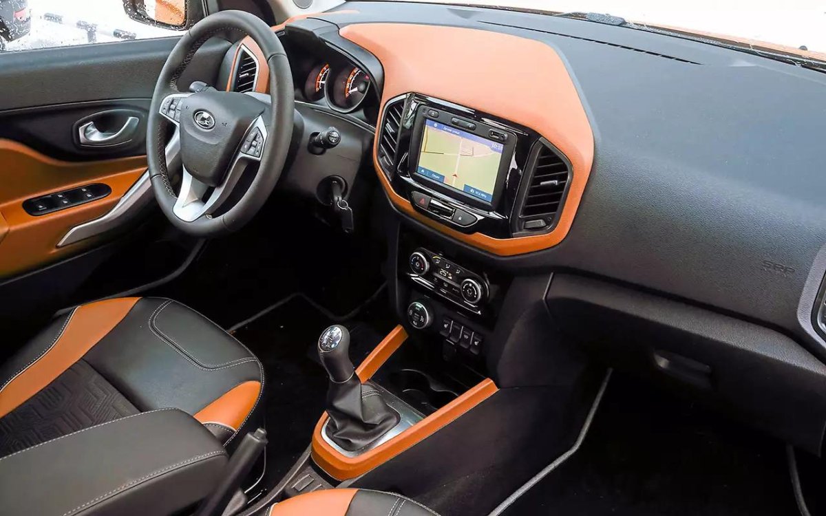 Лада XRAY Cross салон