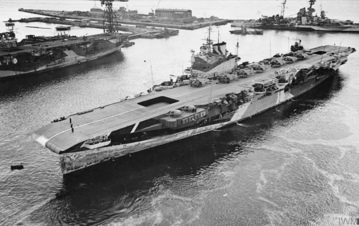 Авианосец Индомитебл