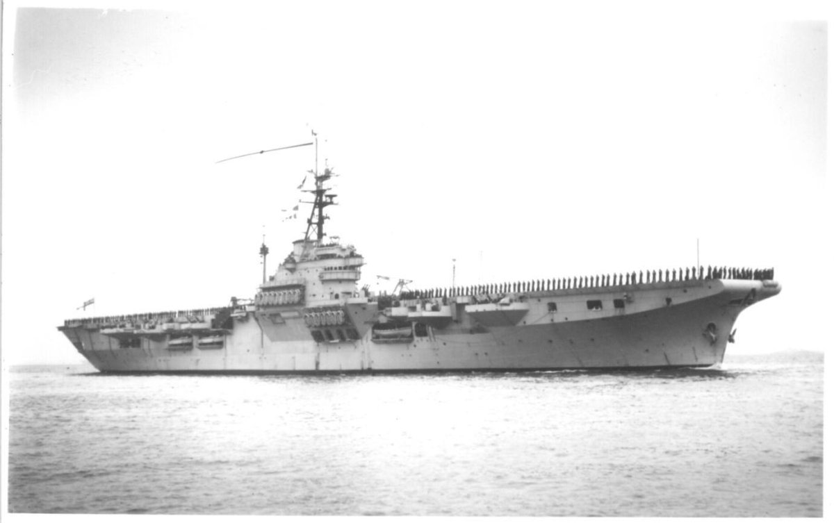 HMS Colossus авианосец