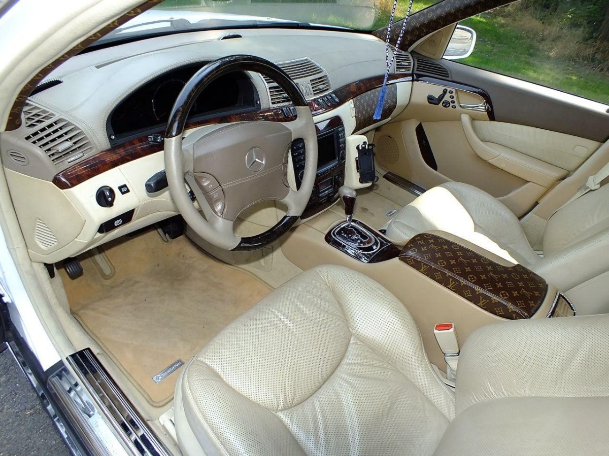 Mercedes Benz s500 w220
