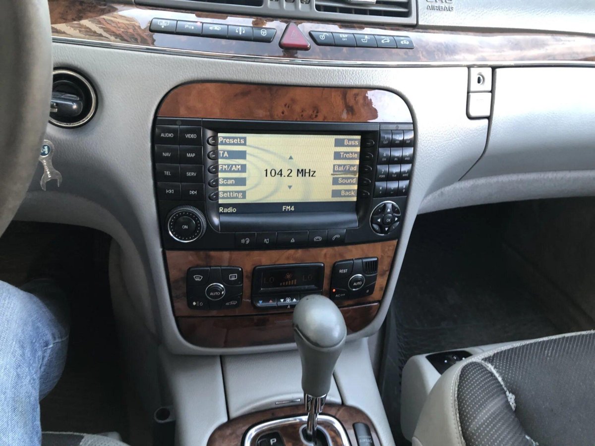 Штатная магнитола Мерседес w220