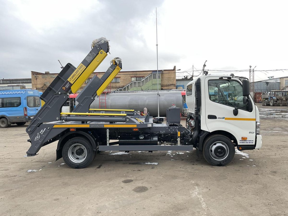 Hino 300 бункеровоз