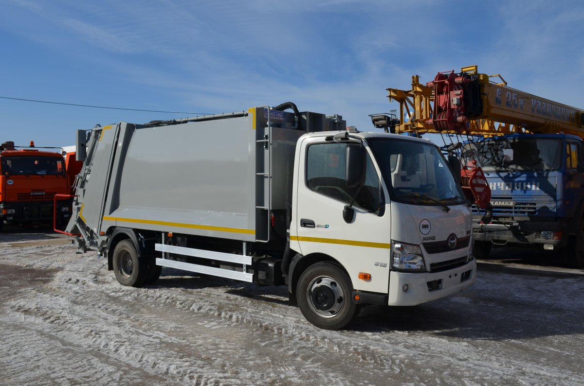 Мусоровоз Хино 500