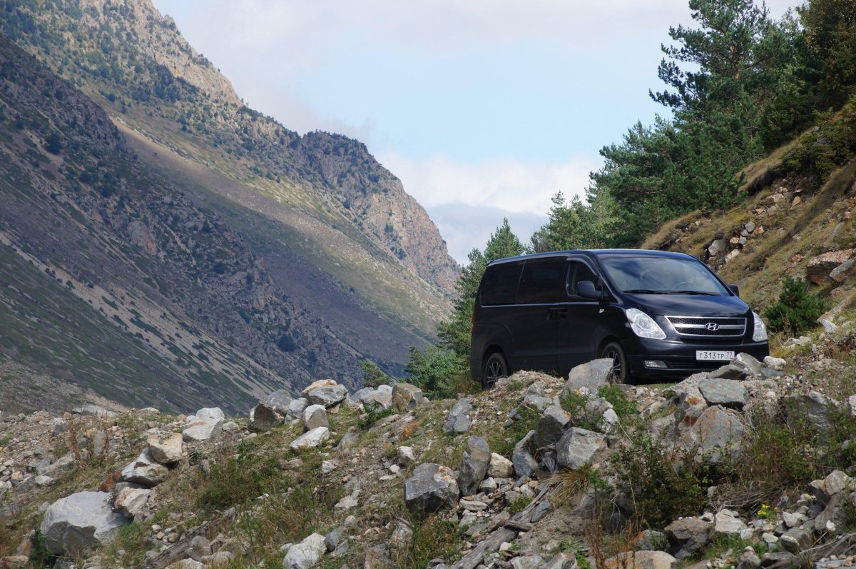 Hyundai Grand Starex в горах