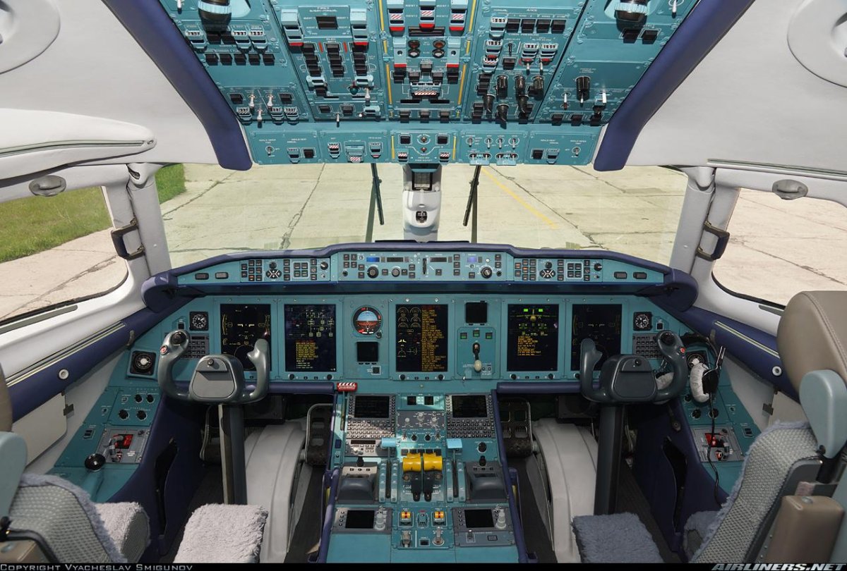 АН-148 пассажирский самолёт салон