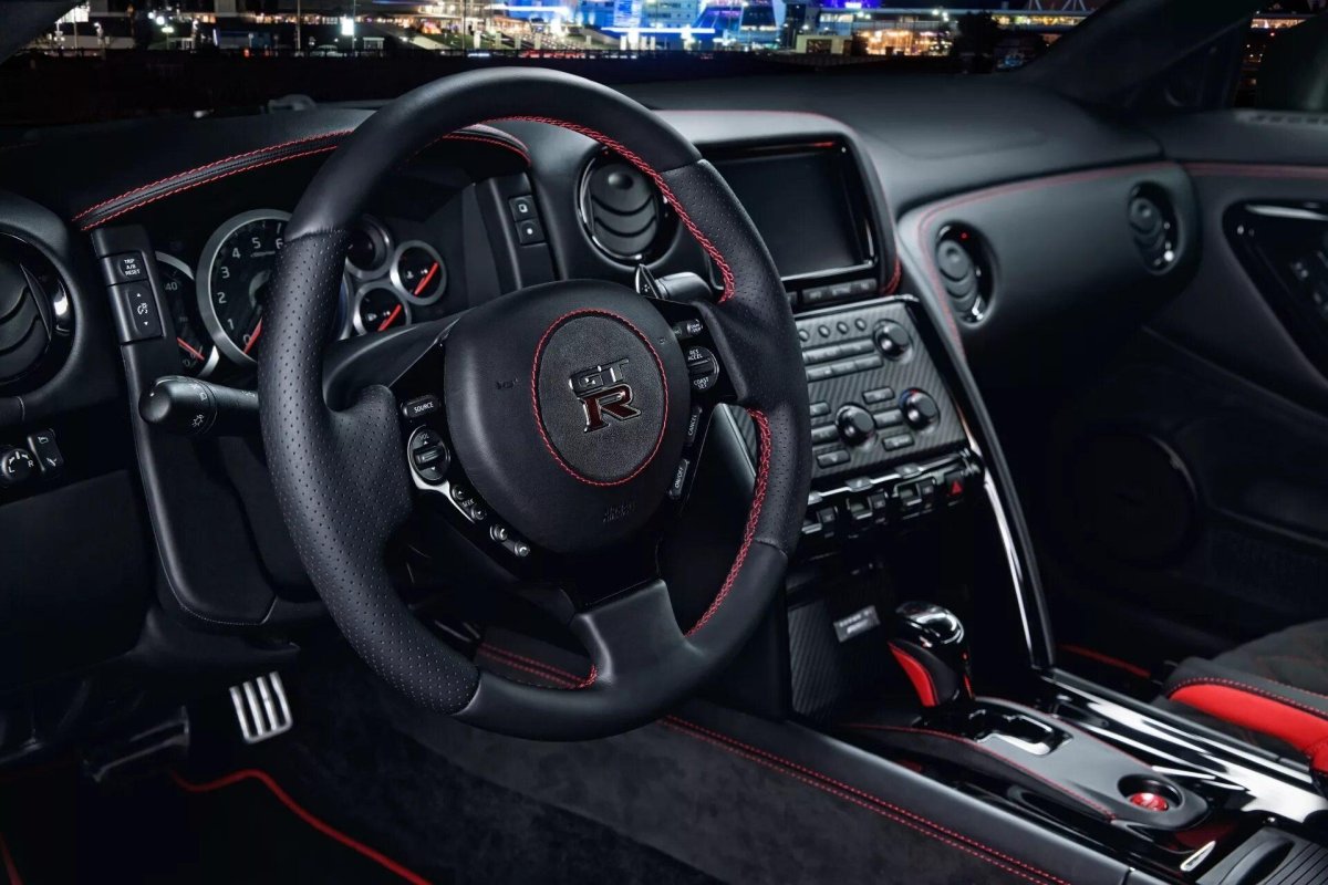 Nissan GTR r35 салон