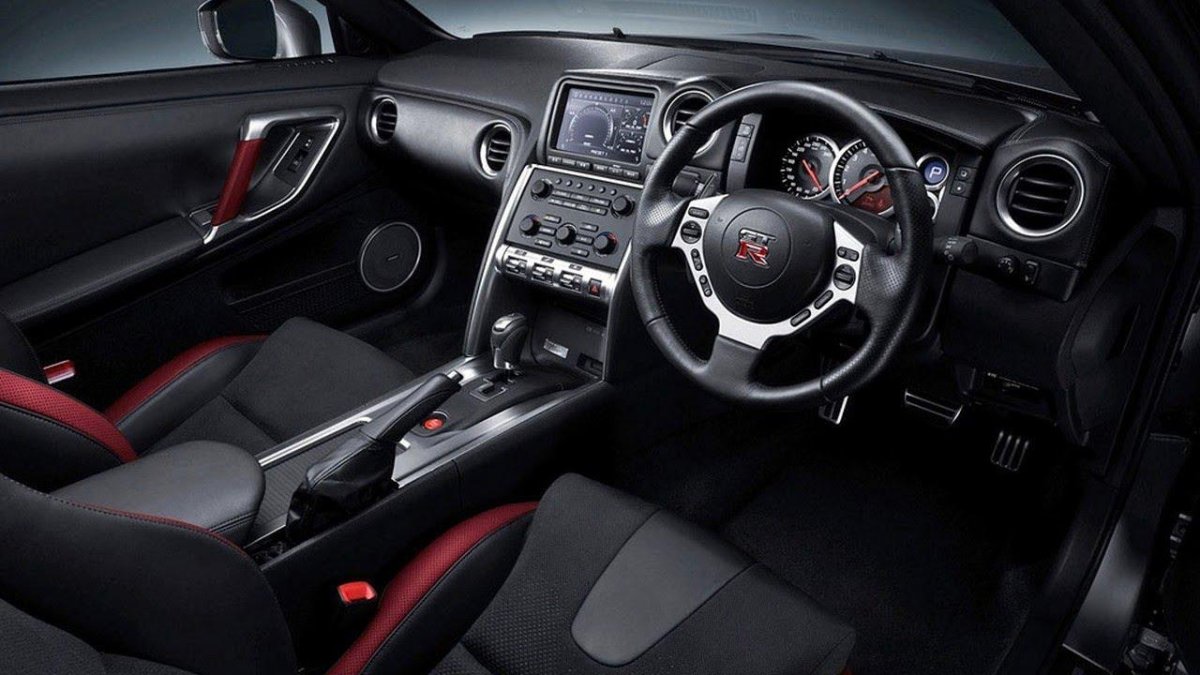 Nissan Skyline GTR r35 салон