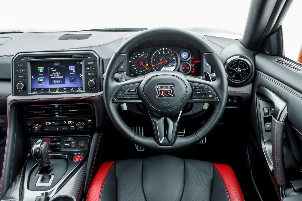 Nissan GTR r35 2020 салон