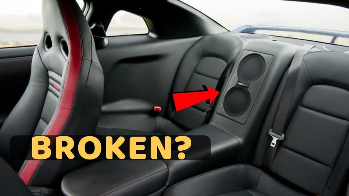 Nissan GTR r35 салон сзади