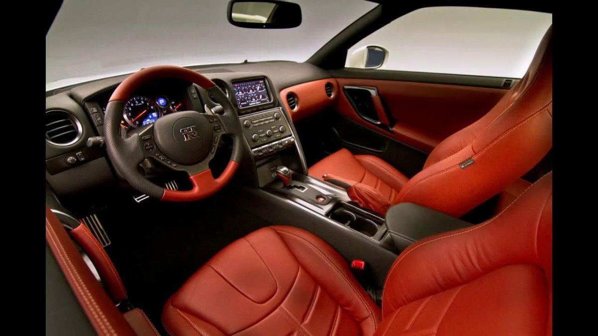 Nissan GTR 2017 салон