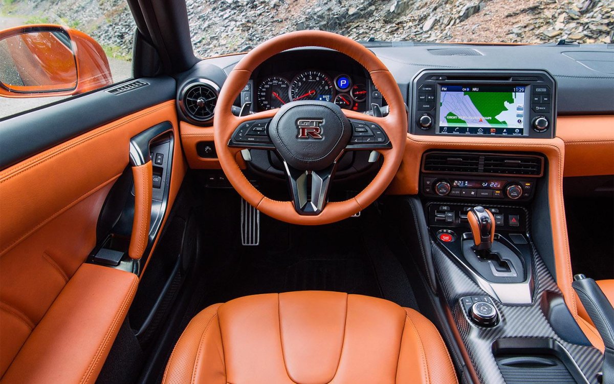 Nissan GTR r35 2020 салон