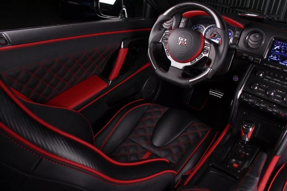 Ниссан ГТР 35 салон