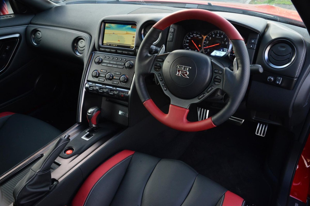 Nissan GTR r35 Interior