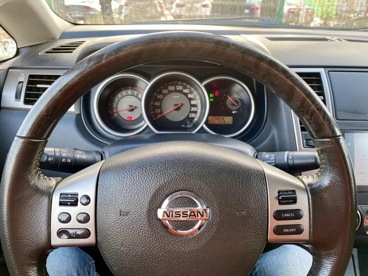 Руль Ниссан Тиида 2