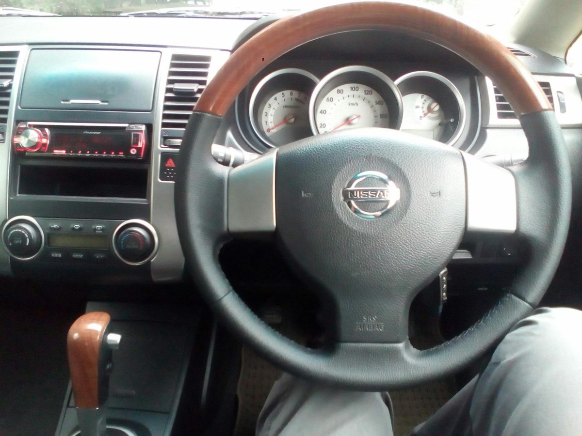 Руль Ниссан Тиида 2007