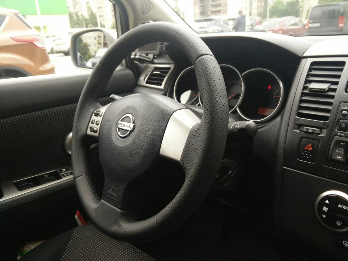 Руль Ниссан Тиида 2011