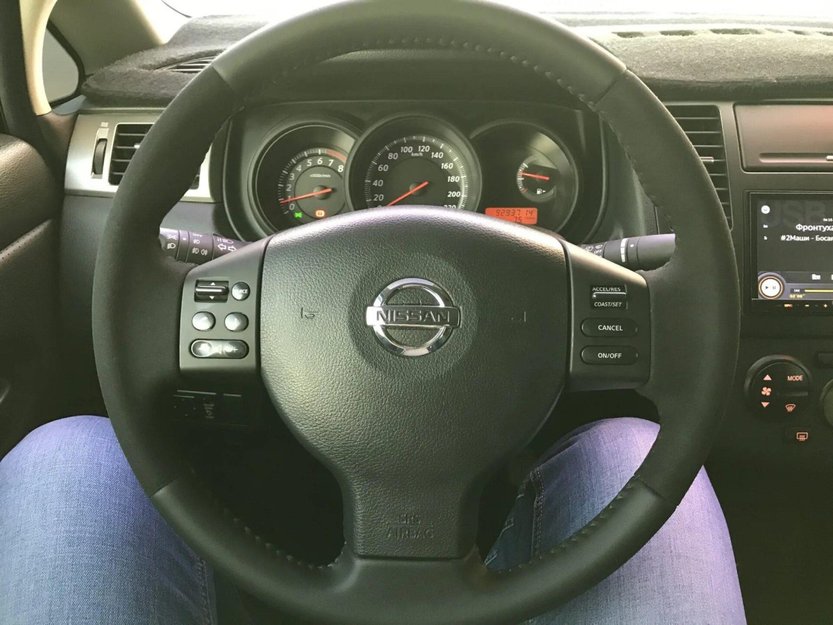 Руль Ниссан Тиида 2011
