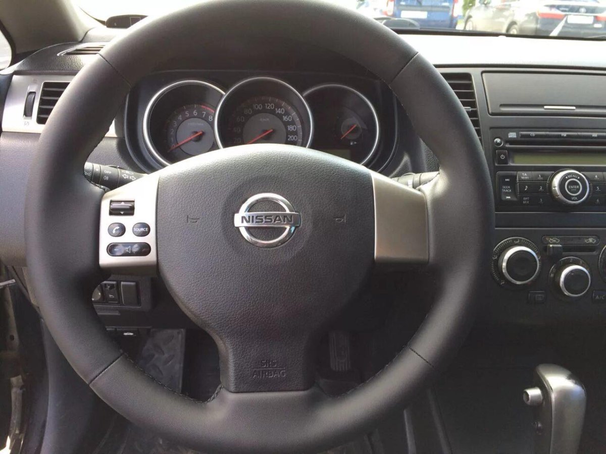Руль руль Nissan Tiida