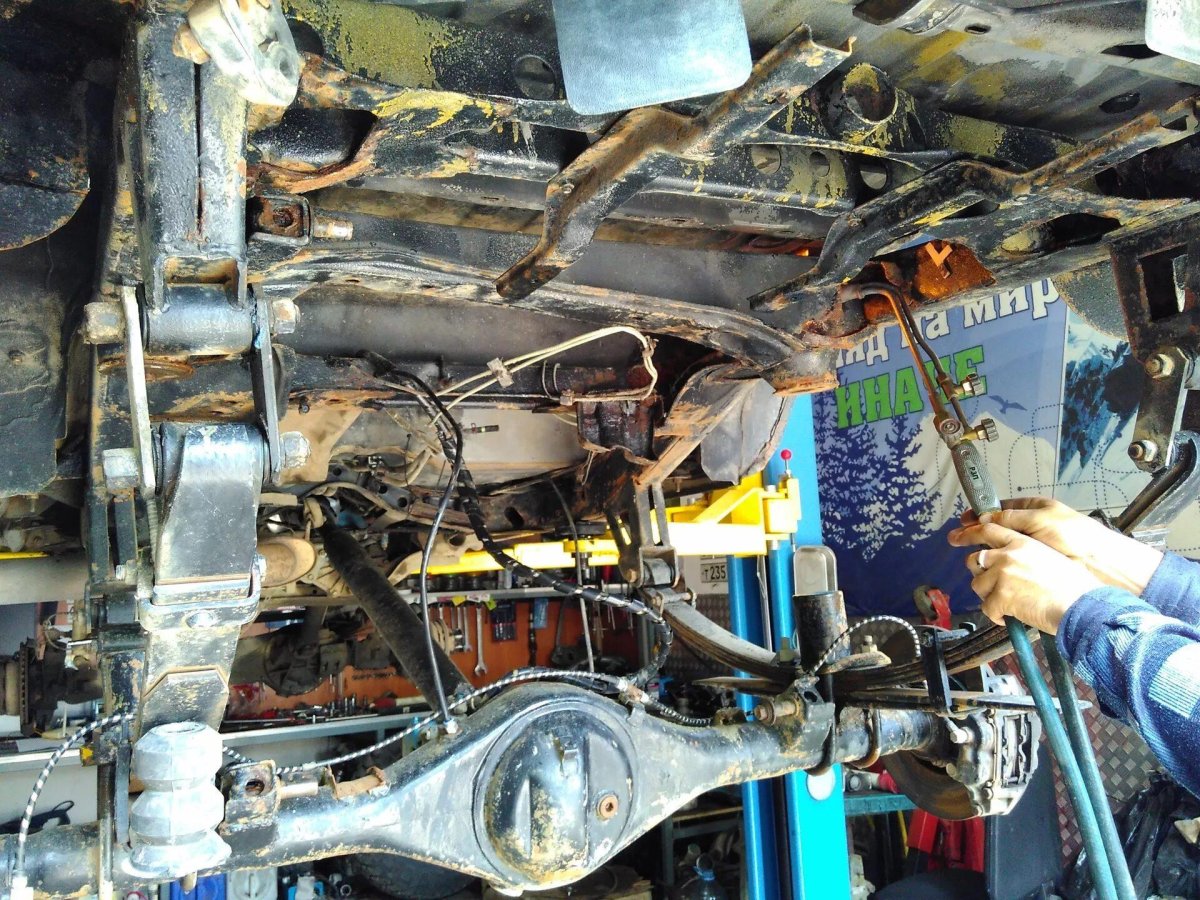 Рама Тойота Сурф 185