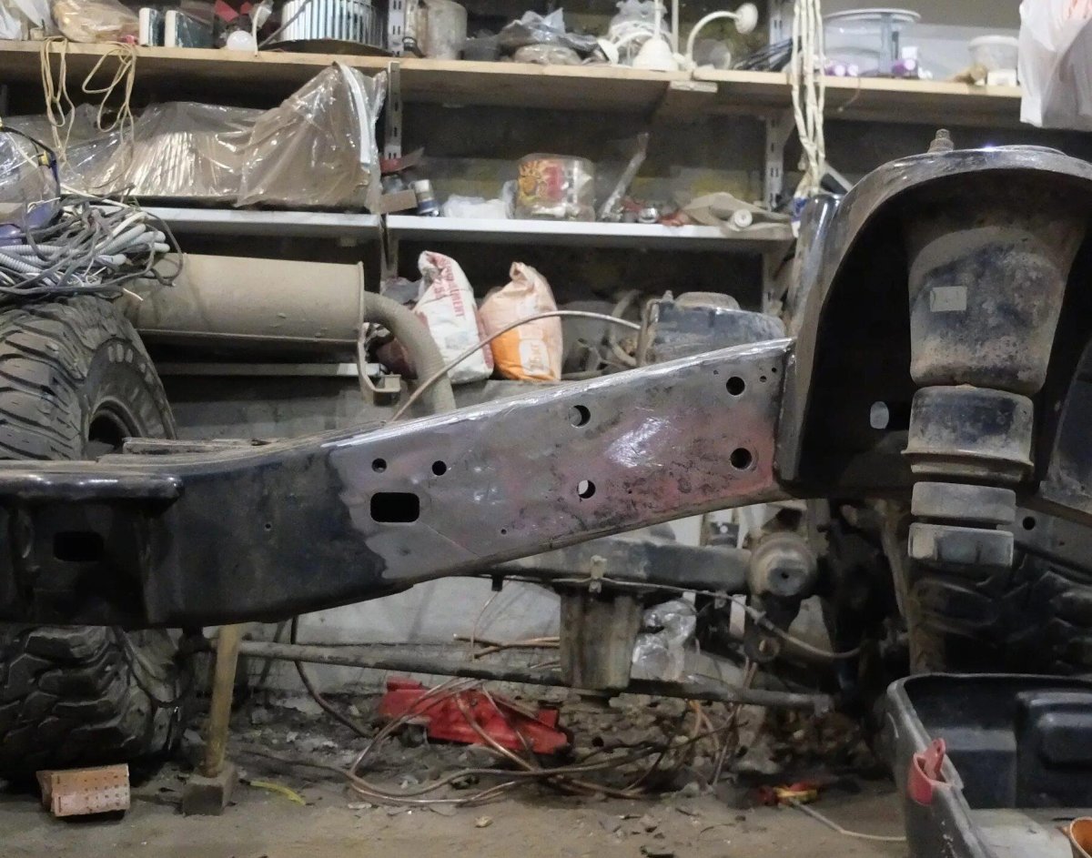 Усилитель рамы рулевого редуктора крузак 105