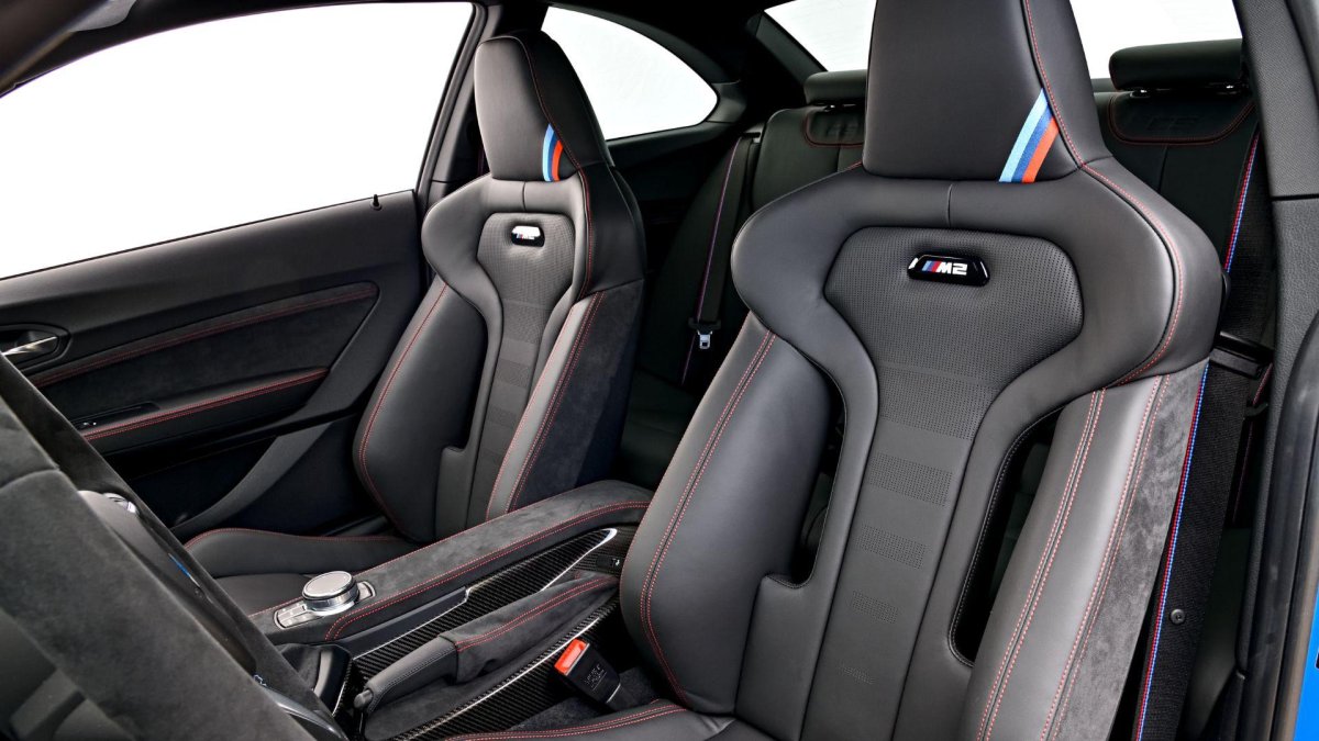 BMW m2 салон
