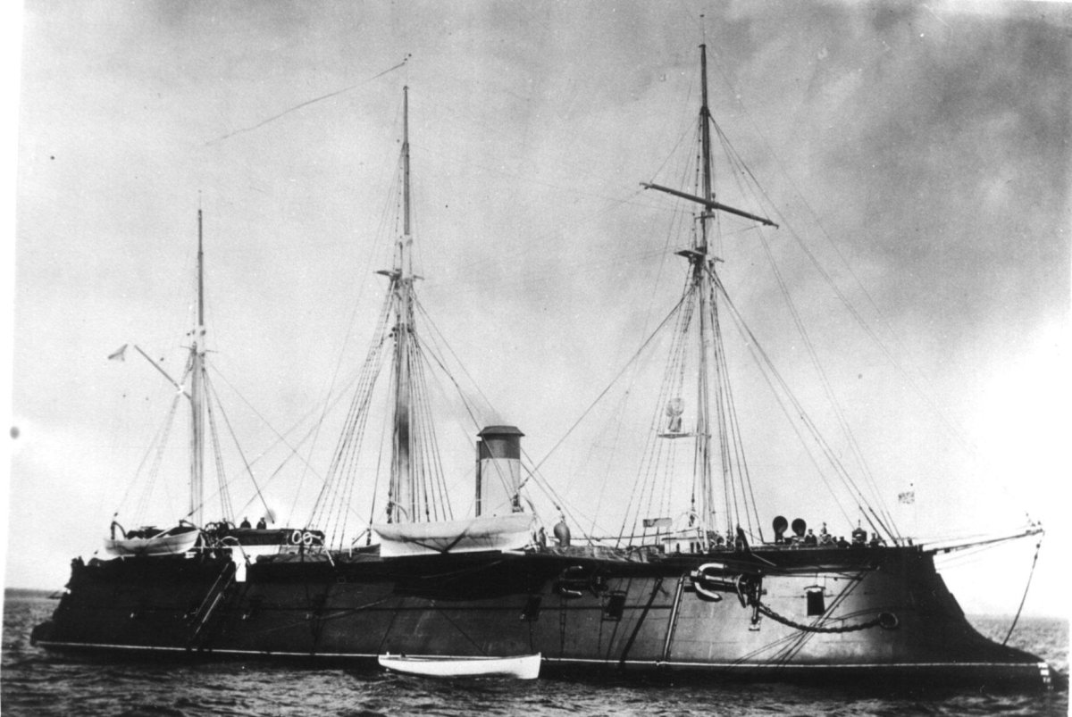 Первенец Броненосная плавучая батарея