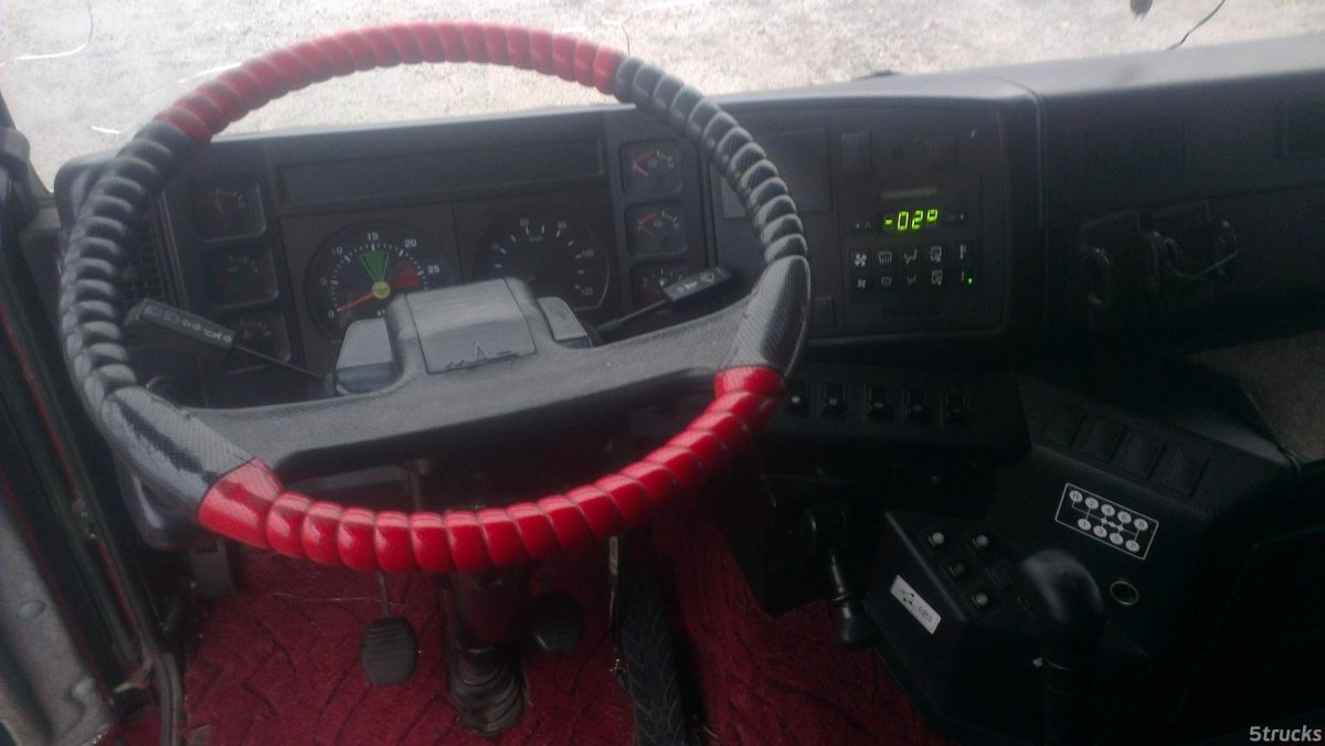 МАЗ 5440 салон