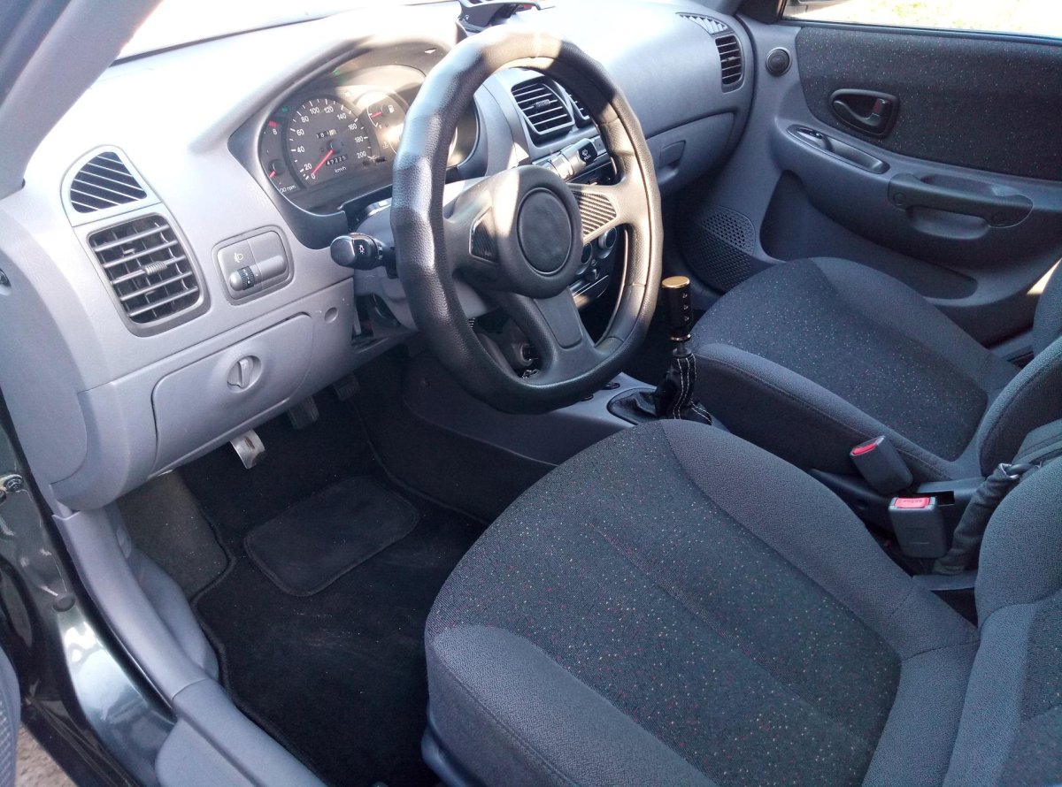 Hyundai Accent 2007 салон