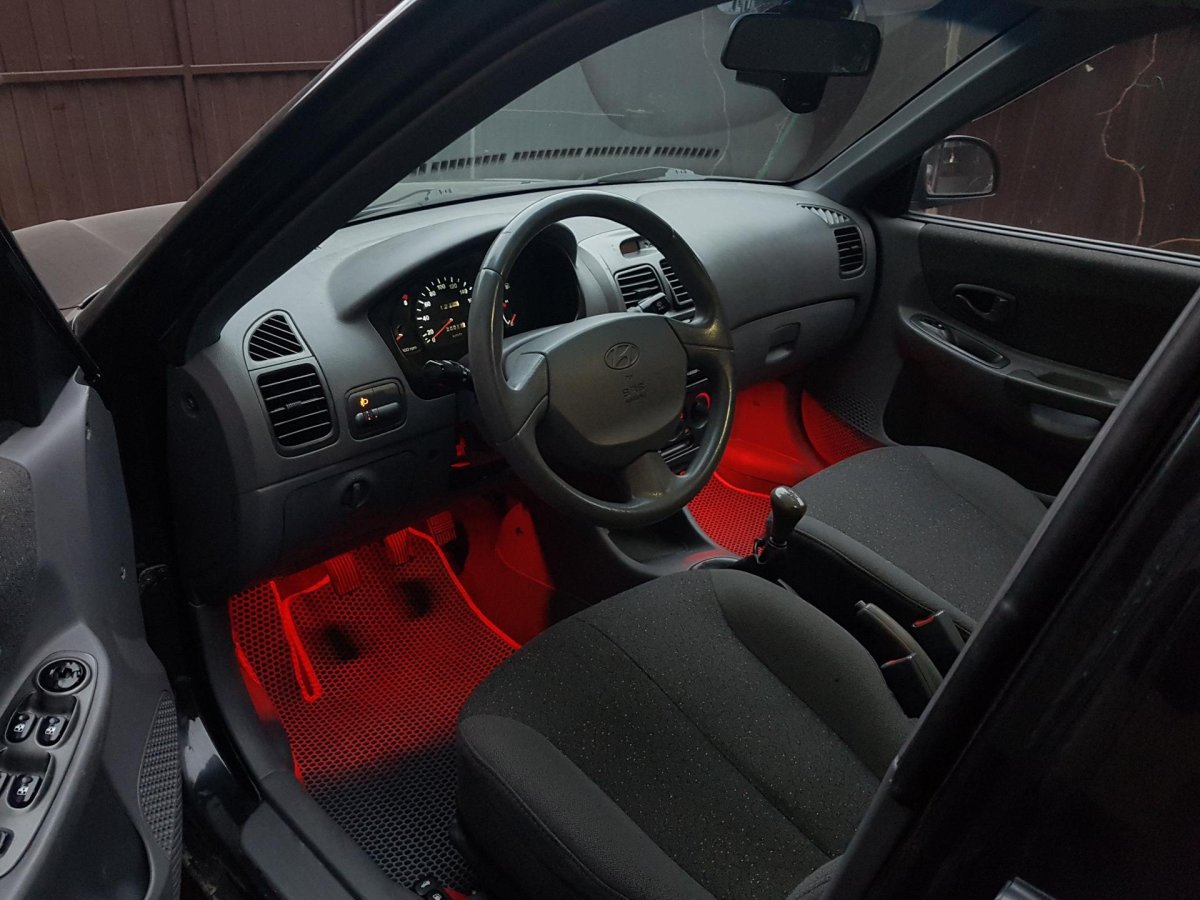 Черный салон Хендай акцент