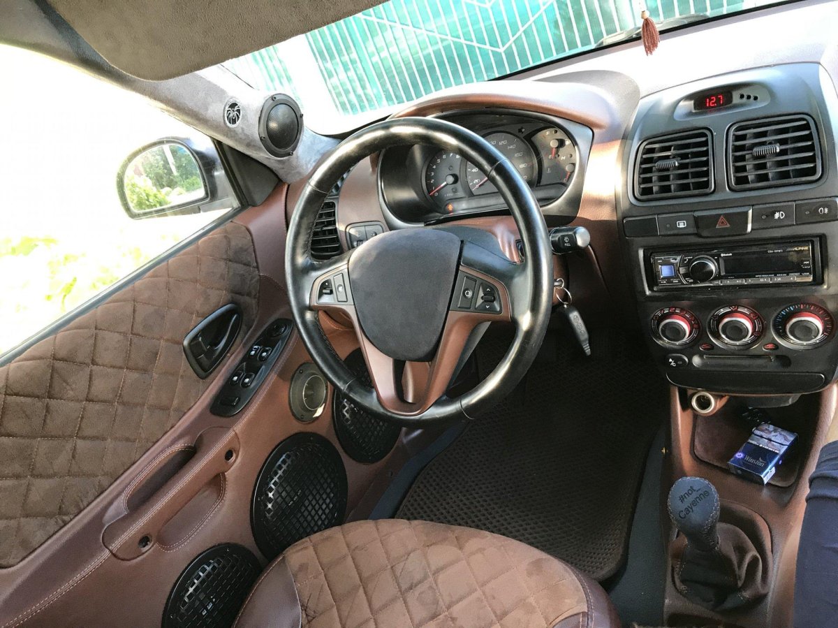 Черный салон Хендай акцент