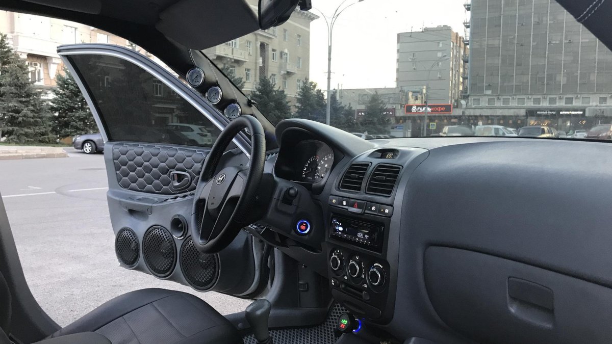 Hyundai Accent автозвук