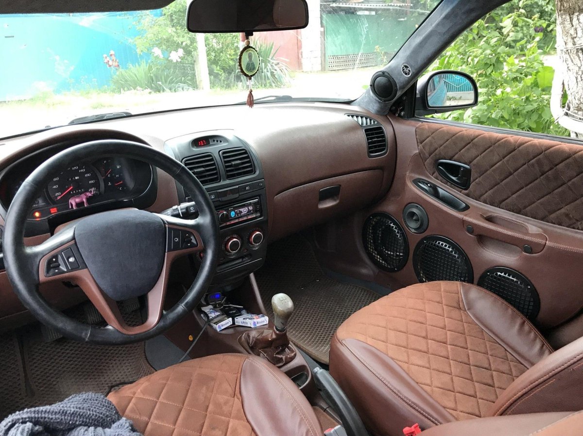 Hyundai Accent 2008 тюнинг салона