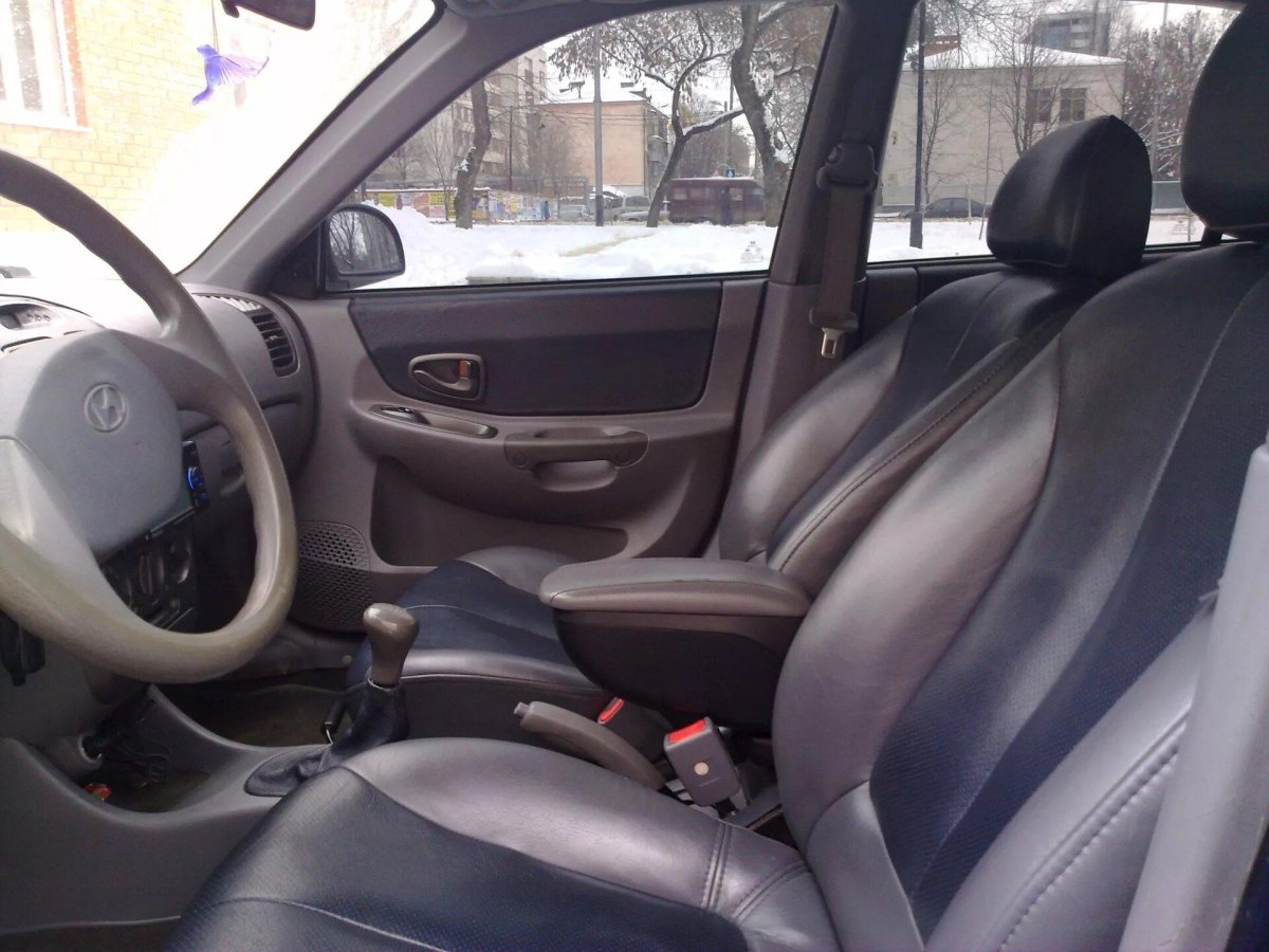 Кожаный салон Хендай акцент