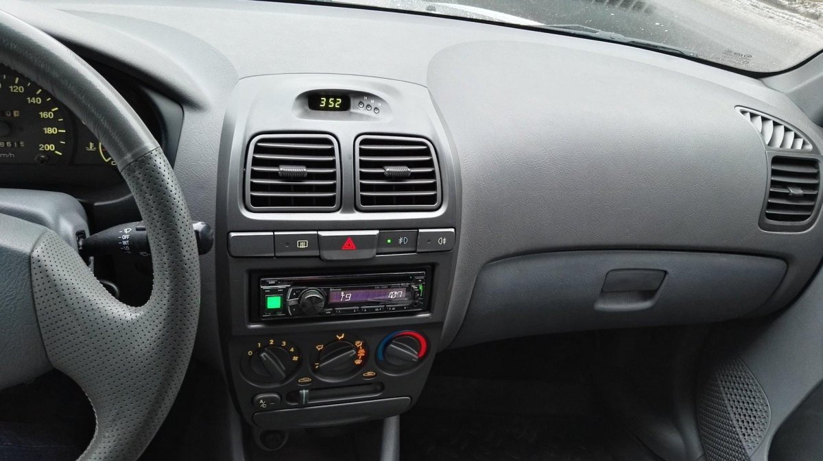 Акцент 2007 салон