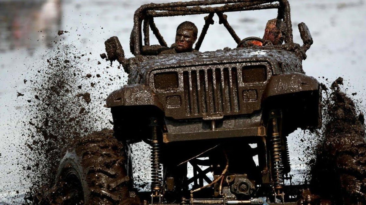 Jeep Wrangler 4 в грязи