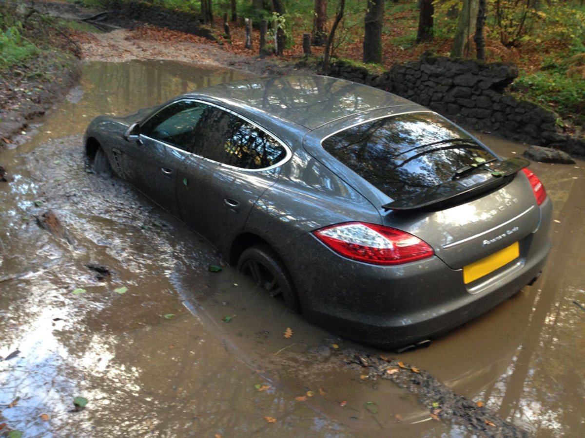 Порше Панамера и грязь