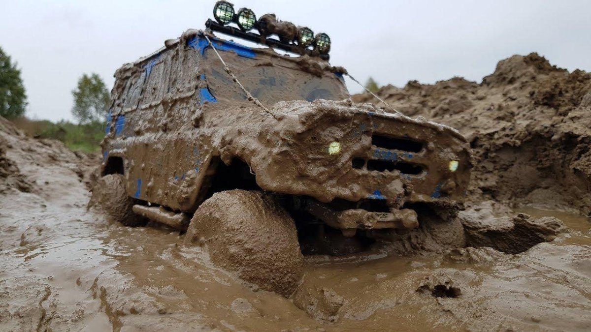 Машины по грязи