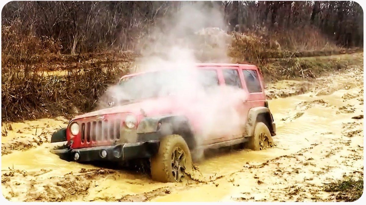 Jeep Wrangler 4 в грязи